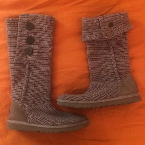 Knitted gray Uggs